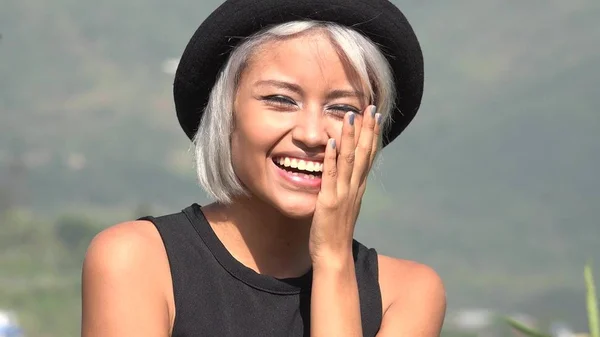 Feliz mujer asiática — Foto de Stock