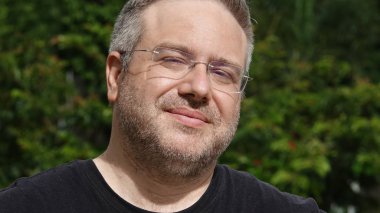 Tıraşsız erkek ve mutluluk