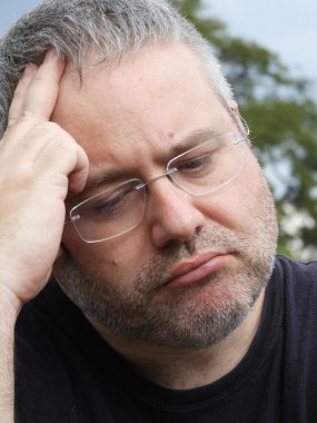 Unutkan şişman erkek