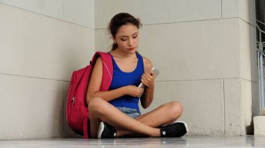 Genç kız öğrenci ve depresyon