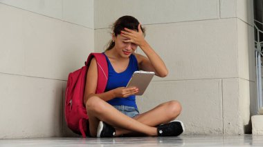 Kız öğrenci ve karışıklık