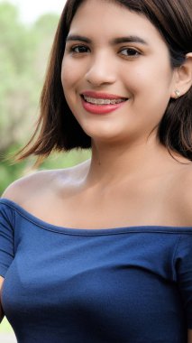 Güzel kadın ve mutluluk