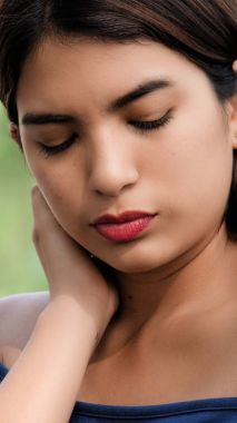 Genç bir endişe verici dişi