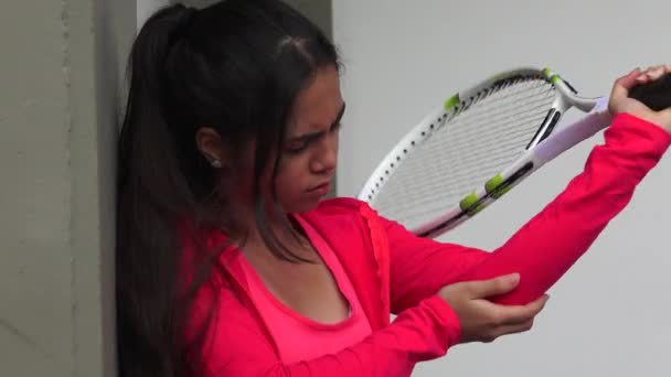 Jogadora de Tênis Feminino Lesão no Cotovelo — Vídeo de Stock