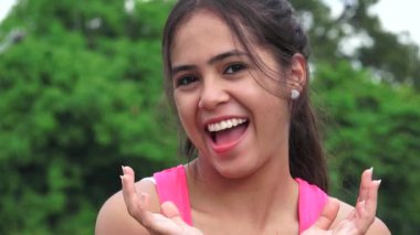 Çok kadın İspanyol Teen