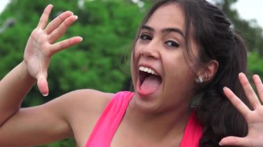 Şirin İspanyol kadın Teen