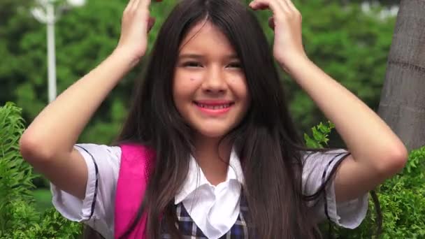 Meglepett a hispán diáklány — Stock videók