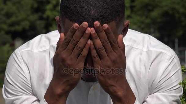 Triste deprimido homem negro — Vídeo de Stock