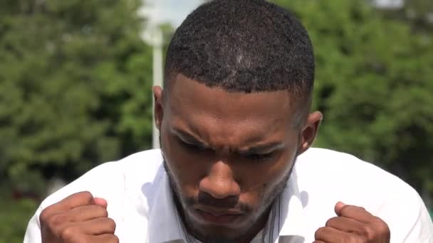 愤怒的黑人男子 — 图库视频影像