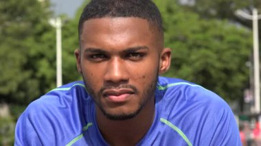 Şok siyah erkek atlet