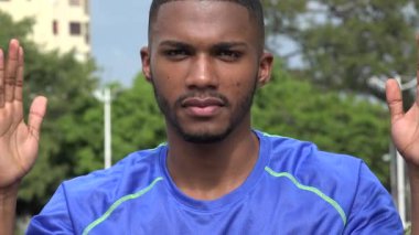 Erkek atlet daha büyük daha küçük siyah