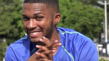 Goofy siyah erkek atlet komik yüzler