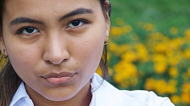 Üzgün azınlık kişi