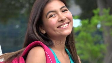 Mutlu İspanyol kız Teen öğrenci