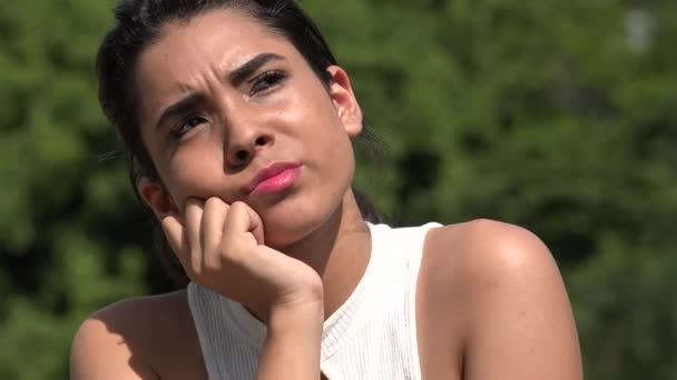 Hispanic Pretty Teen Girl Thinking — Stock Video