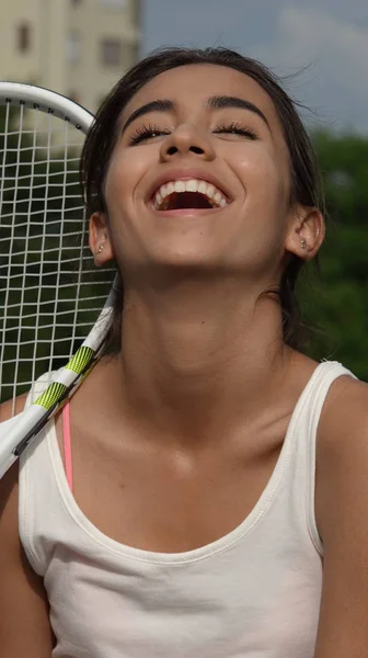 Rindo Adolescente Jogador Tênis Feminino — Fotografia de Stock