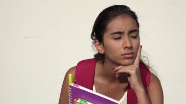 Teen kız öğrencinin düşünme