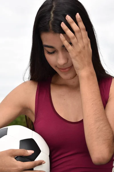 10 代アスリート女子サッカー選手とうつ病 — ストック写真