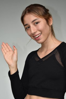 Genç kız ve güle güle