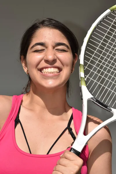 Atletische Tennis speler tiener vrouw opgewonden — Stockfoto