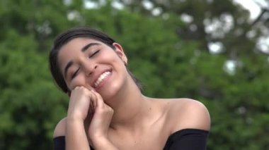 Romantik umutlu kadın İspanyol genç