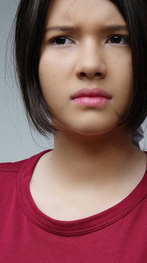 Endişe verici bir sevimli kişi