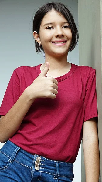 Youthful Girl With Thumbs Up — Stock Photo, Image