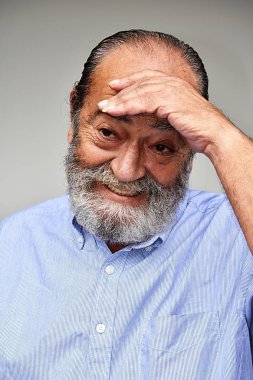 Kıdemli Kolombiya büyükbaba karar verme