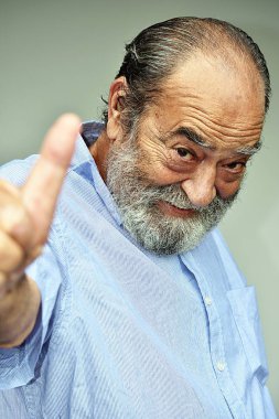 İspanyol erkek ve mutluluk