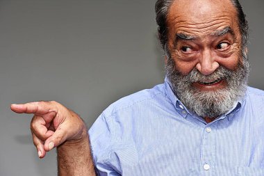 İşaret eden azınlık erkek