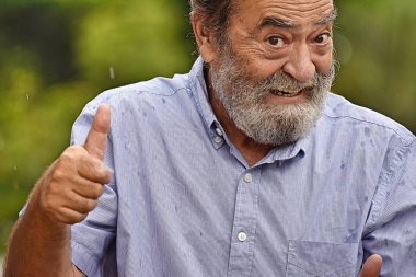 Mutlu üst düzey kişi