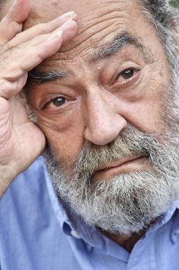 Üst düzey Kolombiyalı erkek merak