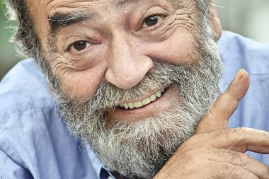 Azınlık erkek gülümseyen