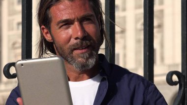 Erkek tablet kullanma