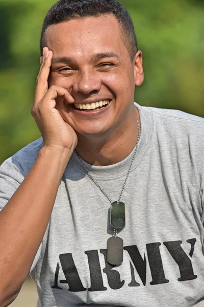 Mutlu erkek asker — Stok fotoğraf