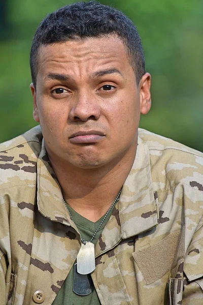 Azınlık erkek asker ve karışıklık — Stok fotoğraf