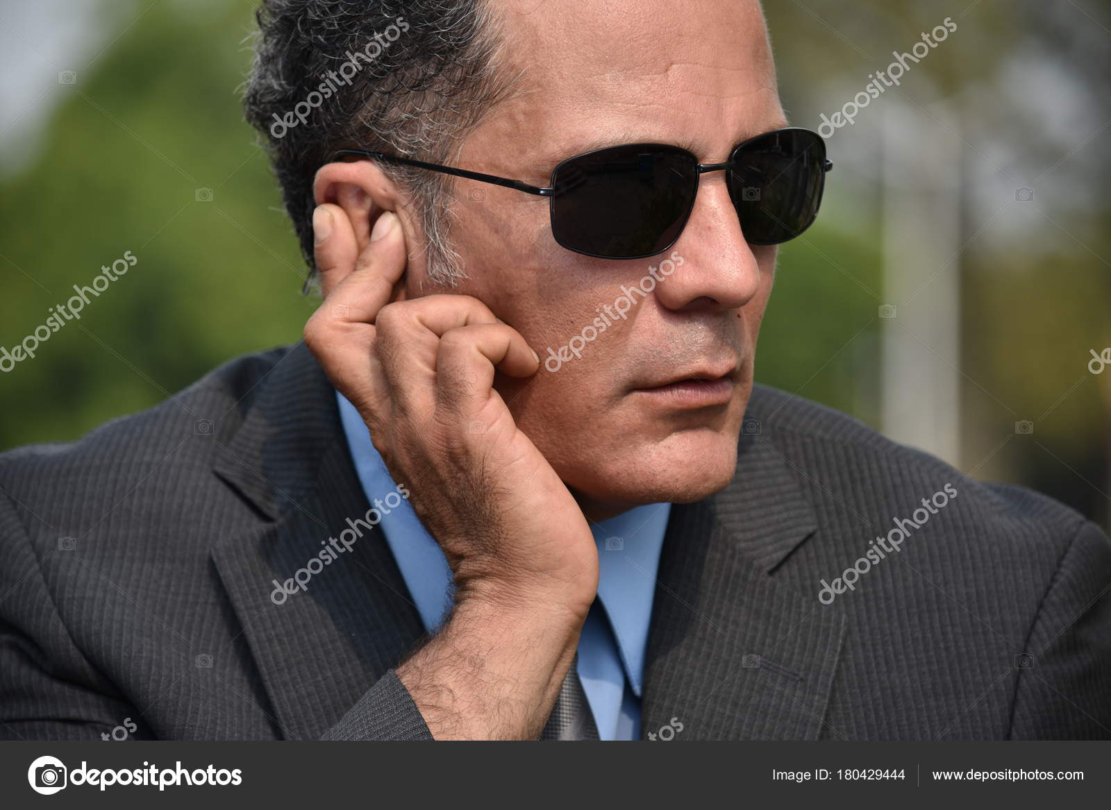 Jeune agent du FBI colombien à la recherche — Photo de stock par