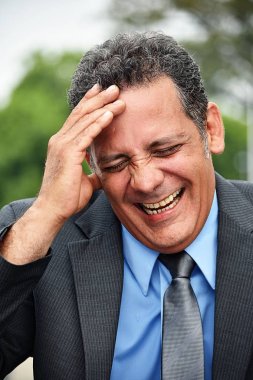 İş yürütme ve kahkaha