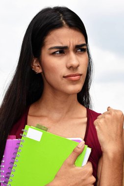 Üzgün kız öğrenci