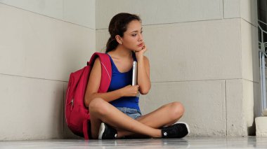 Merak ediyorum bir kadın