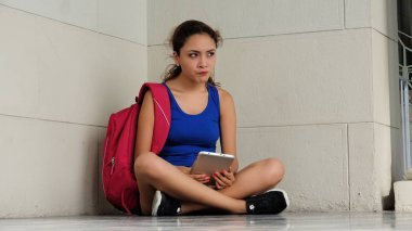 Karışık öğrenci güzel kadın