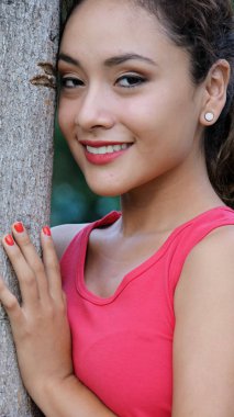 gülümseyen güzel kadın