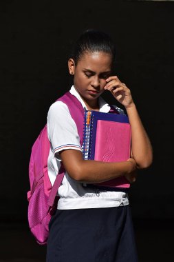 Gözü yaşlı Katolik kişi