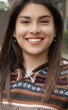 Oldukça genç Perulu genç