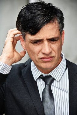 Genç Kolombiyalı kişi karıştı