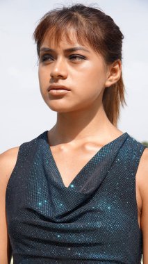 Güzel kız ve endişe