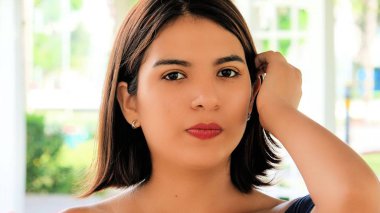 Genç bir İspanyol dişi