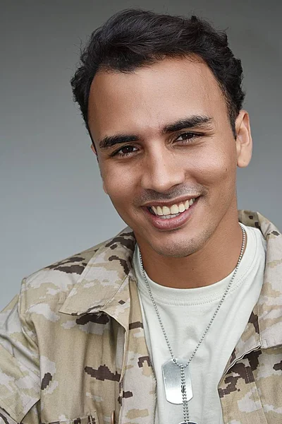 다양 한 남성 군인 미소 — 스톡 사진