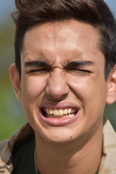 Hombre soldado y la ansiedad — Foto de Stock