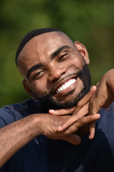 Sorrindo Bonito Masculino — Fotografia de Stock